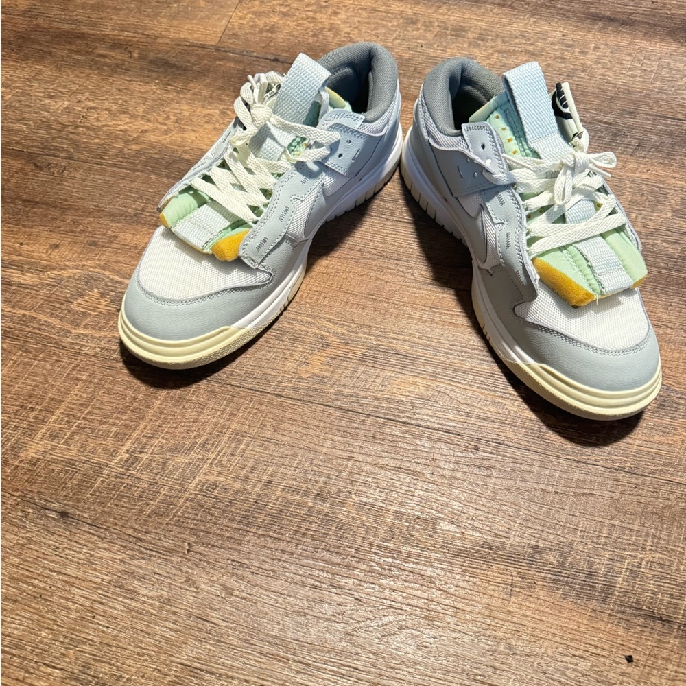 Men Nike Dunks - White and Gray